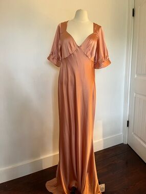 Lulu's Satin Maxi Dress in Peachy Orange